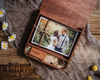 Holzbox für 5x7 Fotos mit USB-Stick, Hochzeit Fotobox für 13x18 cm Fotos, Gravierte Box - Jubiläumsgeschenk & Erinnerungsbewahrer