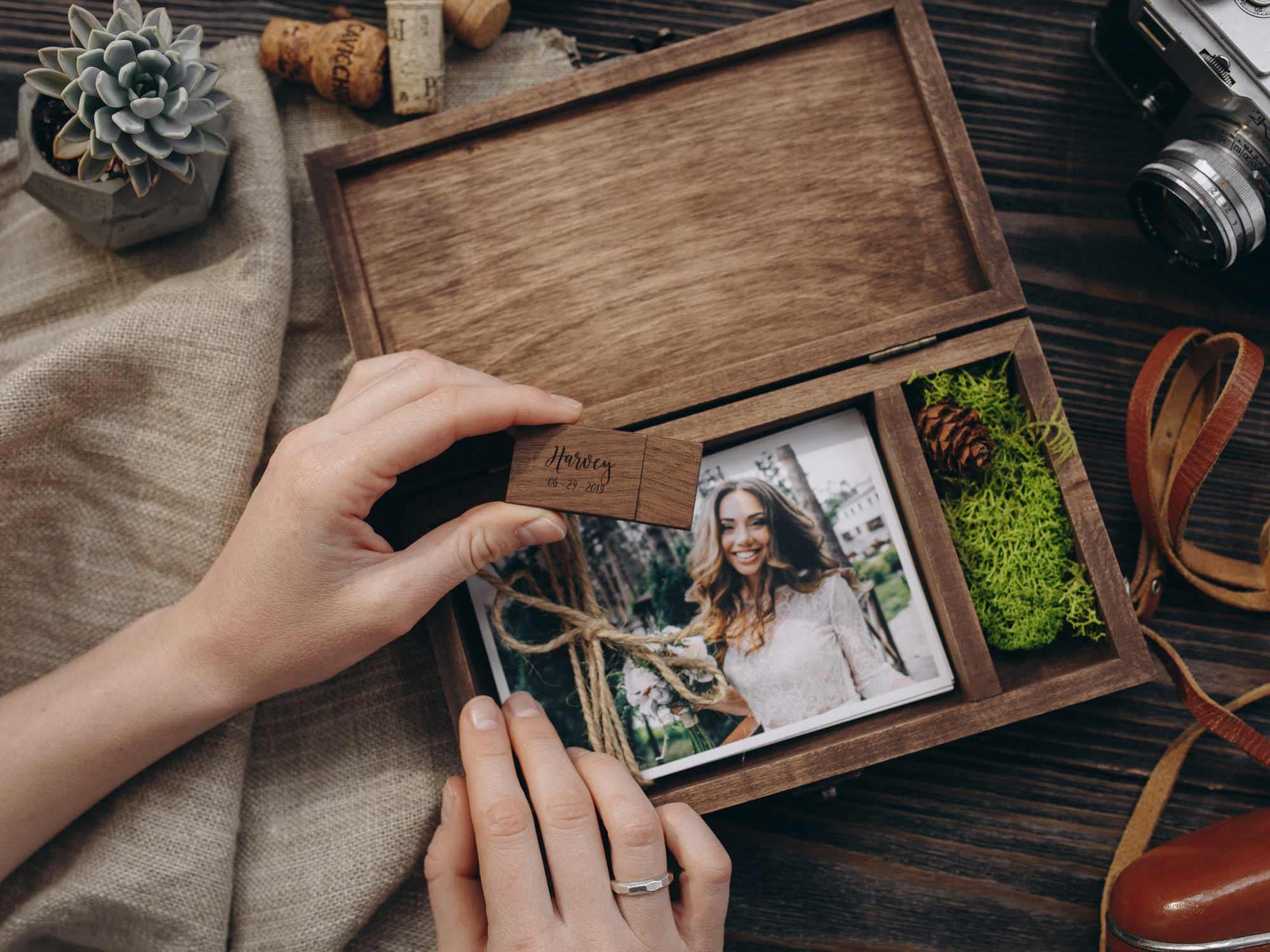 Wooden Photo Box With Personalize Acrylic Lid for 4x6 Prints Hold