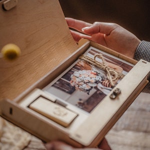 Gegraveerde trouwfotodoos voor 4 x 6 afdrukken en USB-stick, koester herinneringen samen, bewaardoos voor herinneringen