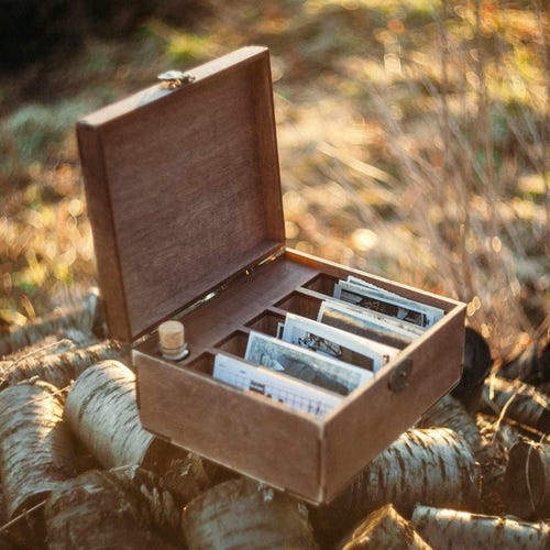 Familiengedenkbox für 4x6 Fotos, personalisierte Fotoaufbewahrungsbox aus Holz, Geschenk für Eltern, Geschenk zum 5-jährigen Jubiläum