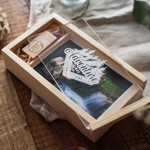 Gepersonaliseerde trouwfotodoos: gegraveerd acryldeksel, houten USB-optie