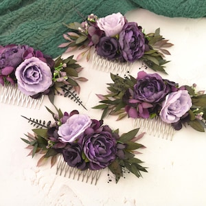 Deep purple flower comb Violet hair piece with flowers Gothic wedding hair accessories Dark flower headpiece bridal hair clip flower girl