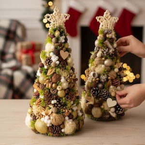 Home Christmas Tree Small Xmas Decor Tree for Office Table Gift for Boss Rustic House Decor Tree with cones 2026 Red Green Gold