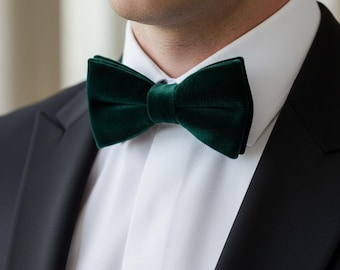 Emerald velvet selftie dark green bowtie Emerald pocket square Groomsmen Outfit Kid bow tie Deep green bowtie Rustic Wedding accessories
