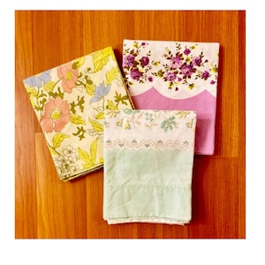 Set of 3 vintage cottagecore floral pillowcases // soft cotton mid-century mod flower power fabric pattern pillow cases
