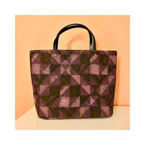 Vintage 1960s tote purse covered in mod woven fabric with plastic handles // mid-century purple and gray geometric handbag