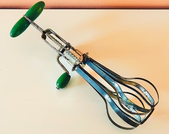 Vintage 1930s green handle hand mixer // Mid-century Ladd stainless steel wood handle egg beaters / whisk