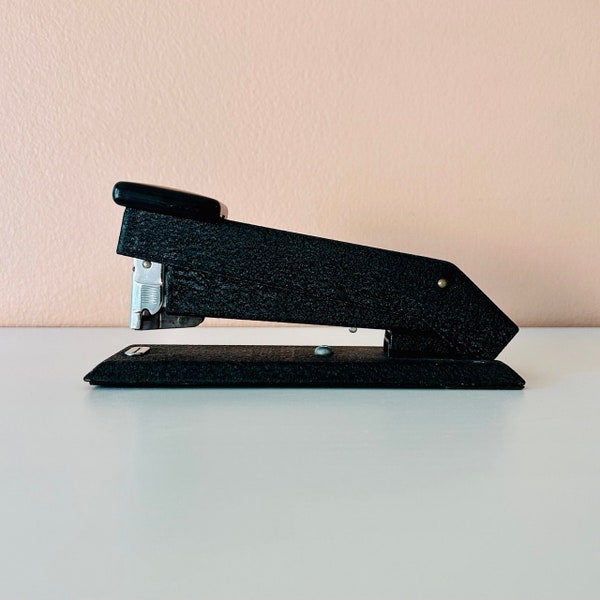 Vintage 1940s industrial art deco stapler // working mid-century retro large Bostitch black steel stapler