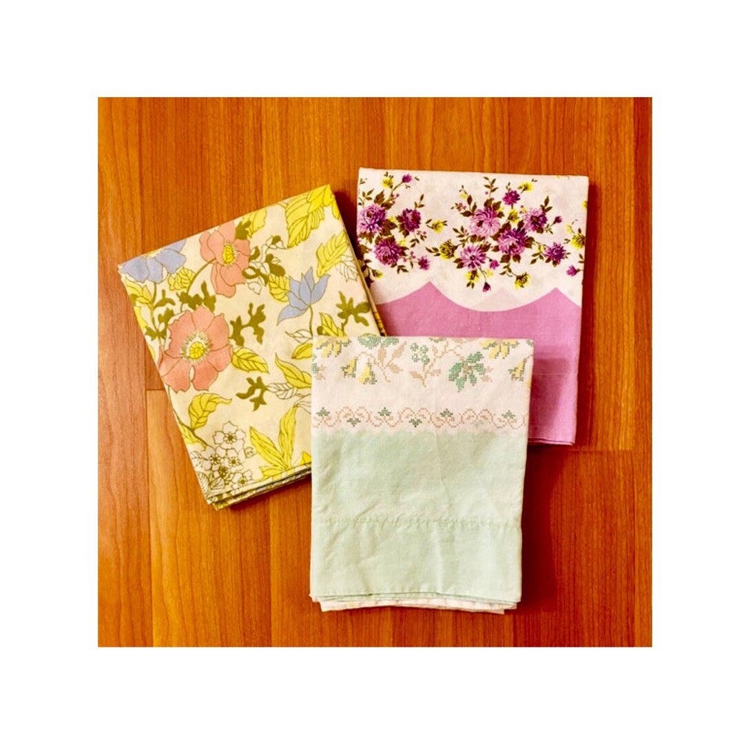 Set of 3 Vintage Cottagecore Floral Pillowcases // Soft Cotton Mid