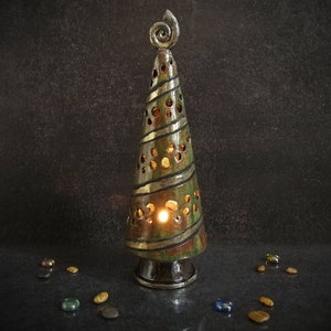 Christmas christmas tree cerámica raku portavelas disponible en varios colores, linterna de Navidad decorativa en forma de árbol, hecho a mano
