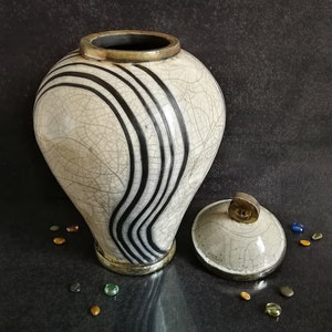 Raku pottery white urn for human or pet ashes, minimal and elegant design inspired by oriental shape, various colors and size available image 1