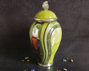 Raku pottery urn with green pattern shade stripes, engravable included, cremation urn for human or pet ashes, various sizes and colors