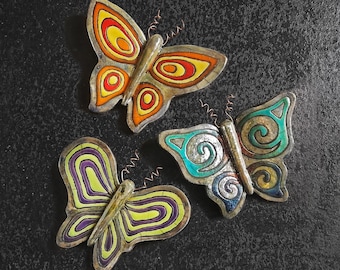Farfalle in Ceramica Raku da Parete con Antenne in Rame – Set o Singole – Decorazione Murale Artistica – Colori Personalizzabili