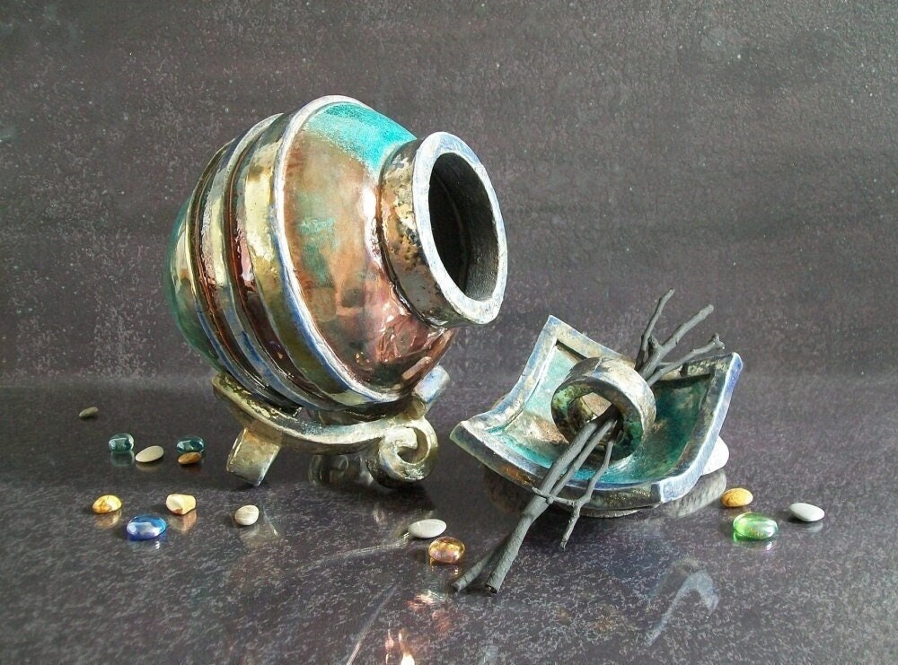 Floating Raku Cremation Urn "Oriental Harmony" - Symbolic Ceramic Memorial Vessel with Stand, Various Sizes, Custom Colors, Engravable