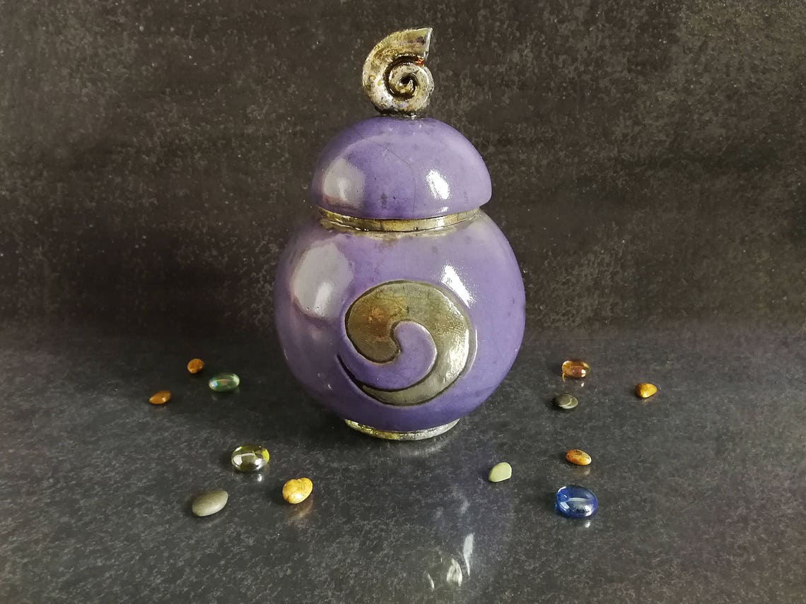 Urna Per Ceneri In Ceramica Bianca Lucida Con Motivo A Cuore, Capacità 5 Litri, Oblunga, Con Colla E Borsa - 3