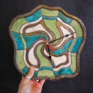 Orologio da Parete in Ceramica Raku – Orologio Astratto Moderno Senza Numeri – Design Organico Art Nouveau – Fatto a Mano in Italia immagine 6
