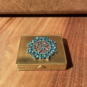 Lucien Lelong 14k Gold Plated Compact Powder