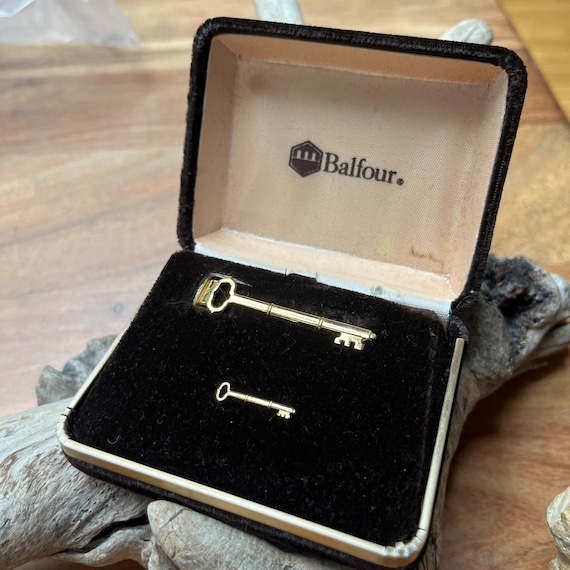 Balfour Key Tie Clip and Pin Set – Classic & Elegant