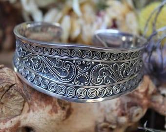 Vintage Sterling Silver Bali Cuff Bracelet – Ornate Patterned Design