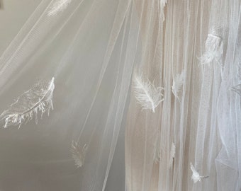 Feather appliqué trim bridal tulle veil