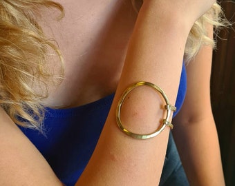 Gold Circle Bracelet, Hammered Brass Wide Cuff Bracelet, Geometric Statement Bracelet, Boho Bracelet, Everyday Jewelry, Unique Gift for Her