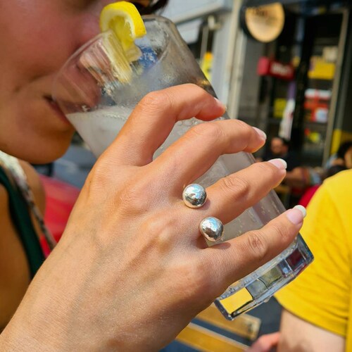 Bague tendance en argent massif avec deux boules, bijoux artisanaux modernes faits main