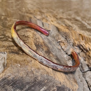 Cadeau bijoux fête des pères, bracelet manchette en cuivre pour homme, bijoux Viking pour homme, cuivre martelé texturé avec de l'argent, bracelet unisexe minimaliste