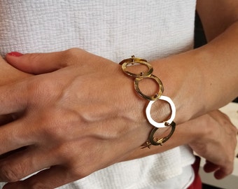 Gold Circle Link Bracelet, Hammered Brass Link Bracelet, Modern Geometric Bracelet, Handmade Artisan Bracelet, Unique Jewelry Gift for Her