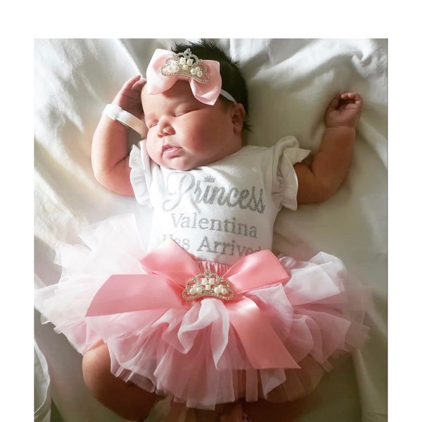 Baby Girl Coming Home Outfit/ Newborn Girl Coming Home outfit / Personalized coming home outfit / The princess has arrived