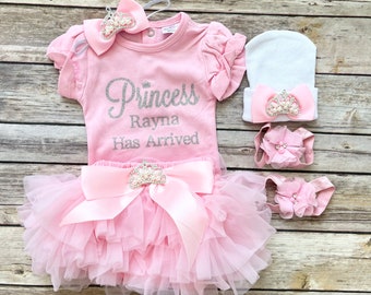 Baby Girl Coming Home Outfit/ Newborn Girl Coming Home outfit / Personalized coming home outfit / The princess has arrived