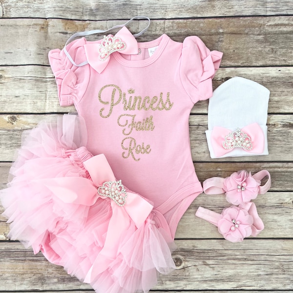 Ensemble personnalisé pour le retour à la maison pour petite fille : body rose princesse, bloomer, chapeau, bandeau