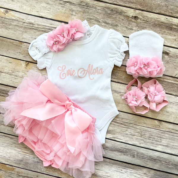 Baby Girl Coming Home Outfit/ Newborn Girl Coming Home outfit / Personalized coming home outfit / The princess has arrived
