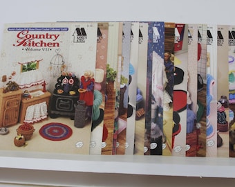 Annie's Attic Fashion Doll Home Decor Crochet Patterns Pre-Owned (FREE SHIPPING)