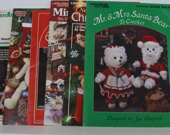 Set of 6 Vintage Assorted Crochet & Plastic Canvas Holiday Patterns Pre-Owned (FREE SHIPPING)