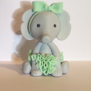 Fondant Elephant with GREEN tutu & bow light gray topper