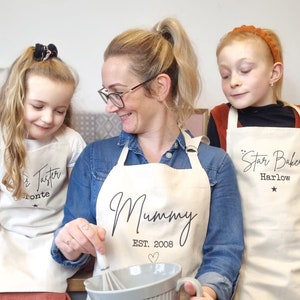 Mama Geschenk, personalisierte Kochschürze, Mama Schürze, Geschenk für sie, personalisiertes Geschenk Schürze Set, Mama Schürze, Kochschürze
