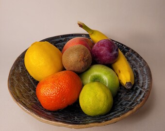 Medium sized fruit bowl.