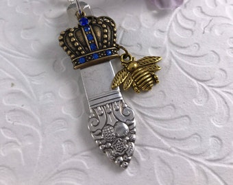 Spoon jewelry Silverware jewelry Spoon pendant Whimsical gift for friend Queen Bee pendant Honey Bee gift Flatware jewelry Antique spoon