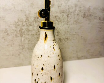 Ceramic Olive Oil Bottle: Trailing Cream Cruet with Gold Pourer
