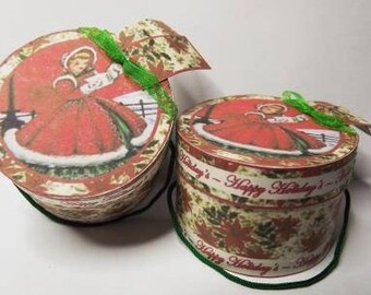 2 caixas de chapéu vintage Happy Holidays, kit miniatura para casa de bonecas