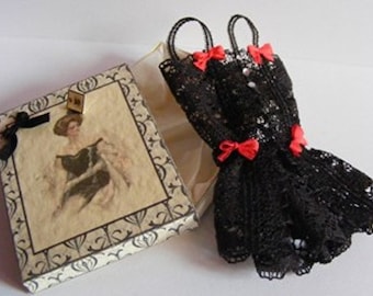 Black Lace Negligee & Box Kit