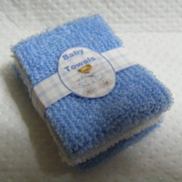 Dolls House Miniature Baby Towel Bale 1/12e échelle