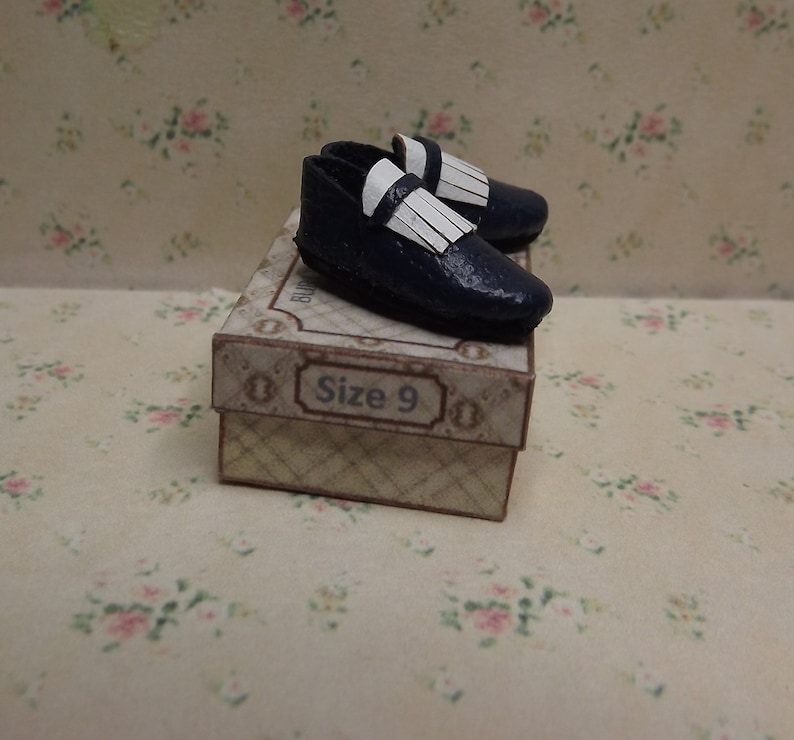 1/12th Scale Miniature Mens Blue Leather Golf Shoes. image 2