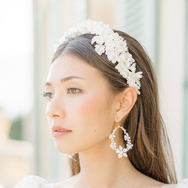 Coiffe de mariée CARLOTTE. Casque de mariage floral. Bandeau floral nuptial. Couronne nuptiale. Couronne nuptiale. Coiffes de mariée 2024