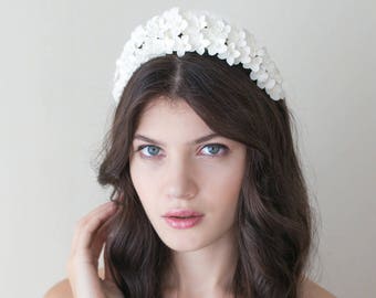 YVETTE bridal headpiece. Bridal crown. Floral bridal crown. Wedding headpiece. Wedding floral tiara.