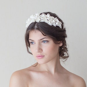 JASMINE blossoms bridal headpiece. Bridal floral headpiece. Floral wreath. Floral bridal tiara. Wedding tiara.