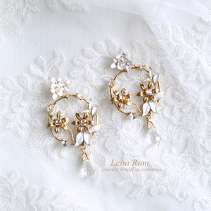 BELLA bridal earrings. Chandelier bridal earrings. Wedding earrings.