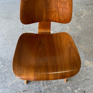 Mid Century 1940s Walnut DCW Plywood Chair by Charles & Ray Eames Herman Miller image 9