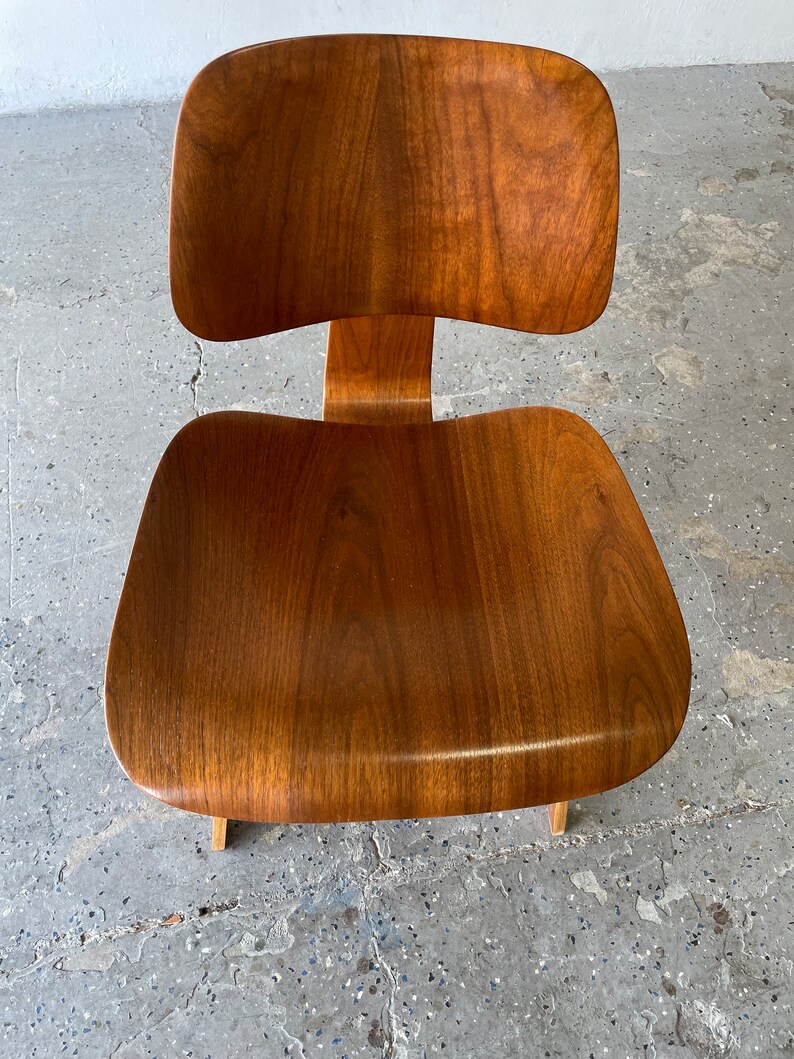 Mid Century 1940s Walnut DCW Plywood Chair by Charles & Ray Eames Herman Miller image 9