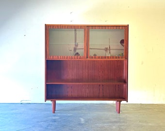 Mid Century Danish Modern Rosewood Bookcase Display Cabinet